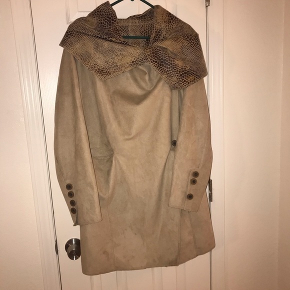 Rachel Zoe snake print / tan faux suede reversible jacket. Size small GUC - Picture 2 of 8